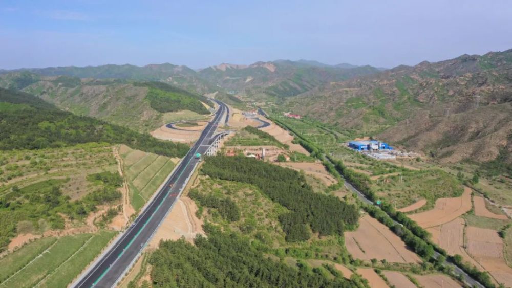 延中高速公路河北段選用上海勛飛高科技系列產(chǎn)品，確保道路安全(圖1)